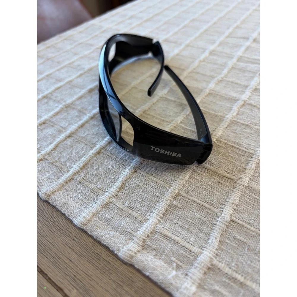 Toshiba Real 3D Active Glasses Model FPT-AG01